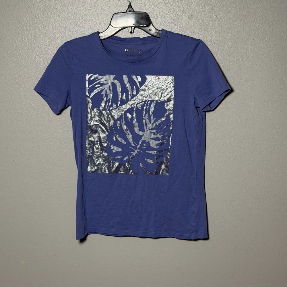 Guess Women Blue‎ Graphic T-Shirt Silver Leaf Design size M
